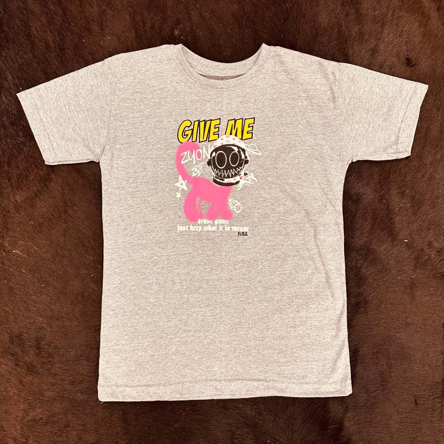Cat Zyon “Give Me Zyon” Graphic T-Shirt – Bold Pink Street Art Tee